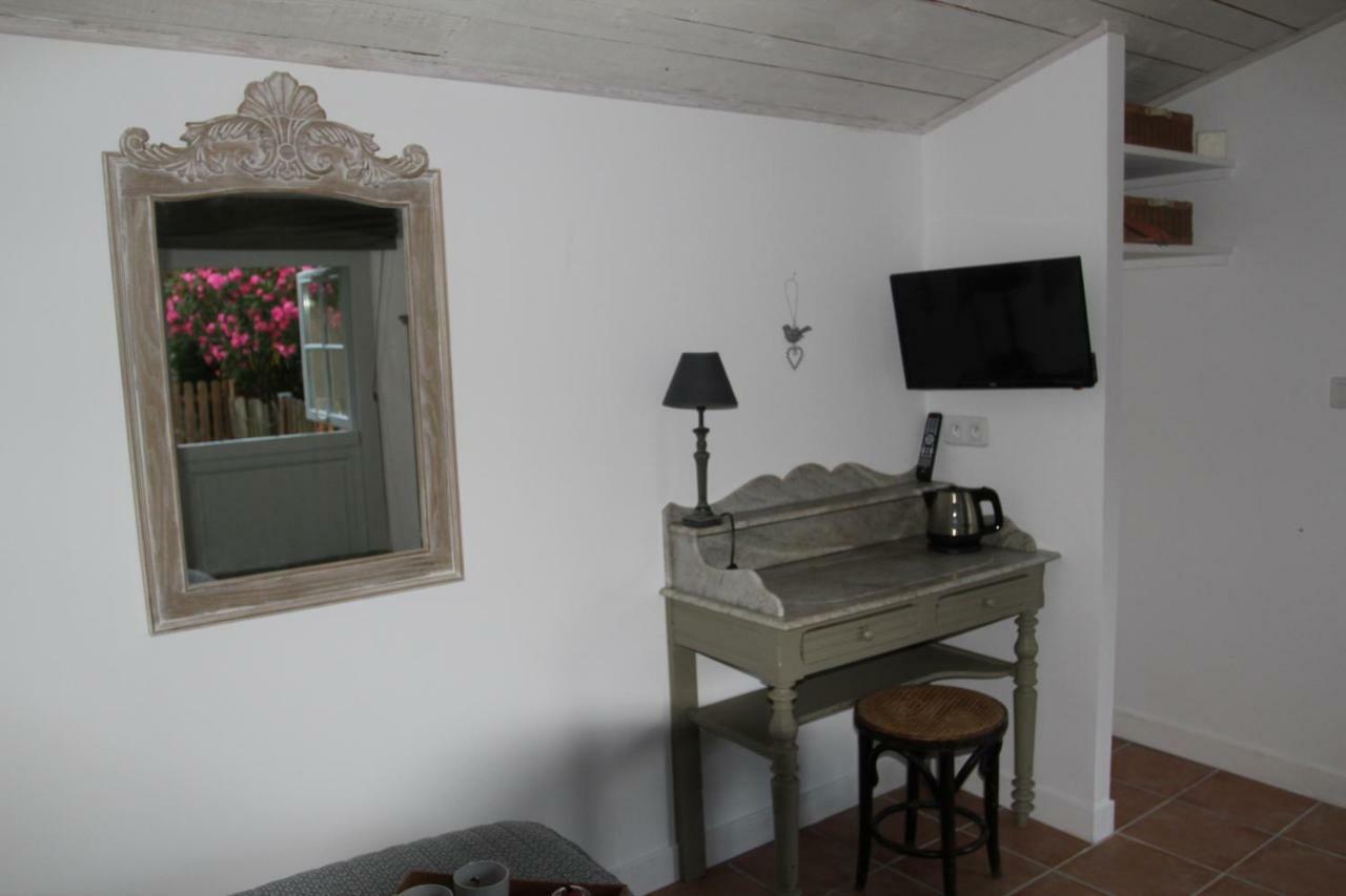 Le Clos Du Gorion Hotel Saint-Sulpice-et-Cameyrac Esterno foto